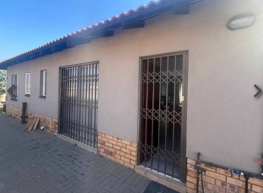 3 Bedroom Property for Sale in Waterkloof Hill Estate North West